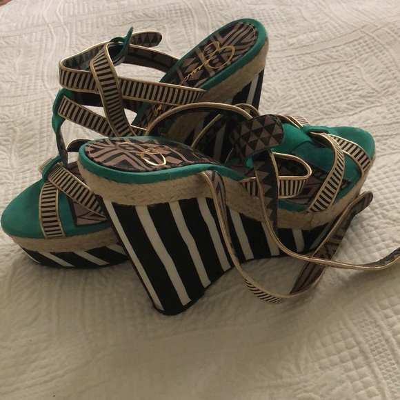 Jessica Simpson strap wedges - Picture 2 of 2